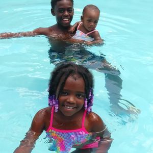 Meet your Posher, Dominque